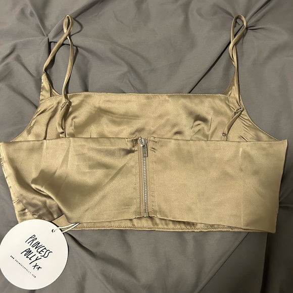 Women’s Top - Picture 2 of 2